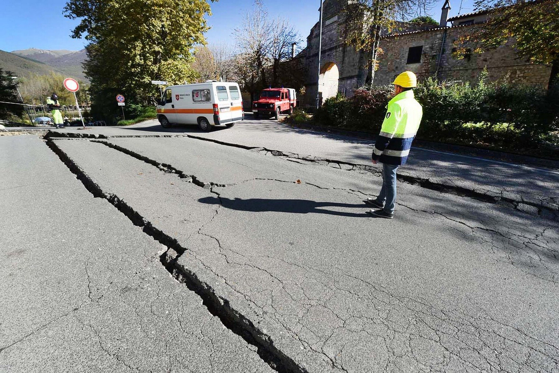 Unlike regular earthquakes, which can cause visible damage, slow earthquakes cannot be felt at the Earth's surface. Image credit - Pixabay/ marcellomigliosi1956, licensed under pixabay license